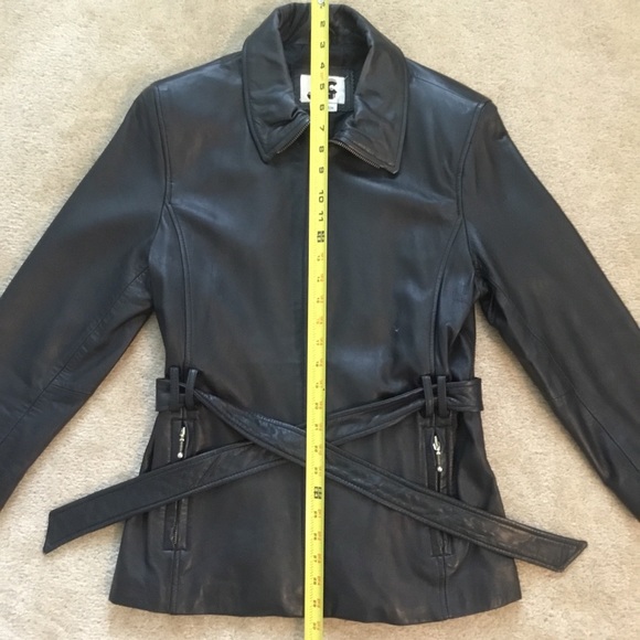 Beautiful Leather Jacket - Picture 5 of 6